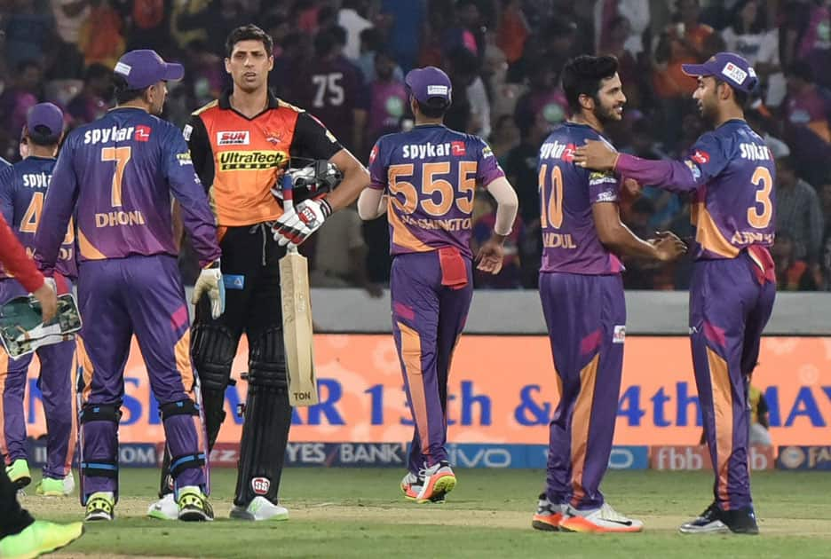 cricketers celebrate win over SRH