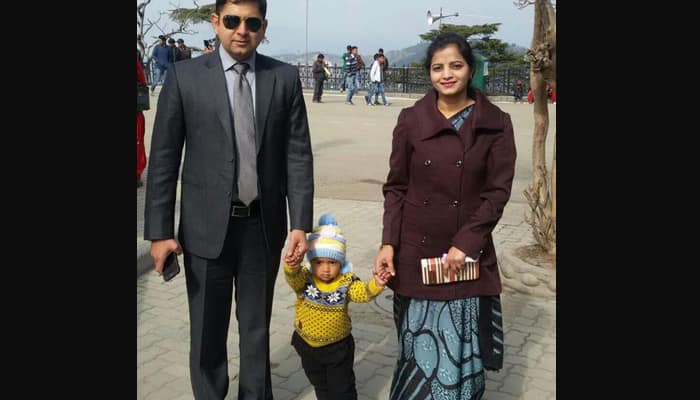 Muslim IAS-IPS couple meets martyr&#039;s kin, &#039;adopts&#039; slain soldier&#039;s daughter