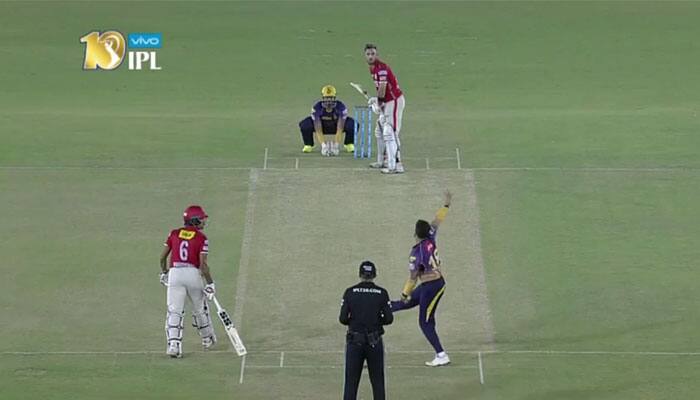 WATCH: Glenn Maxwell&#039;s third consecutive six attempt thwarted by Chris Woakes stunner