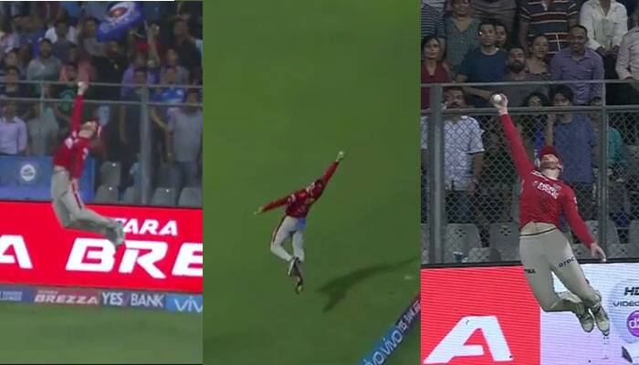 WATCH: Martin Guptill takes a wonder catch to send Lendl Simmons back in MI vs KXIP match