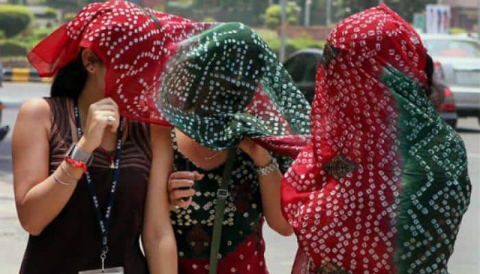 Eight killed as nor&#039;wester hits south Bengal, heatstroke toll rises to five in Odisha