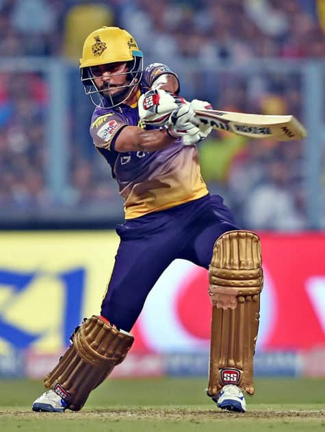 Manish Pandey plays a shot