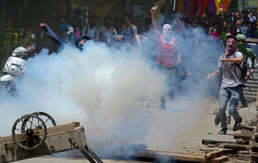 Clashes in Srinagar Clashes in Srinagar