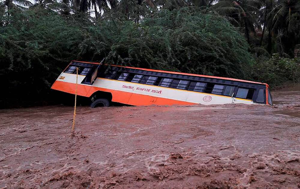 The KSRTC bus was caught in the strong current The KSRTC bus was caught in the strong current