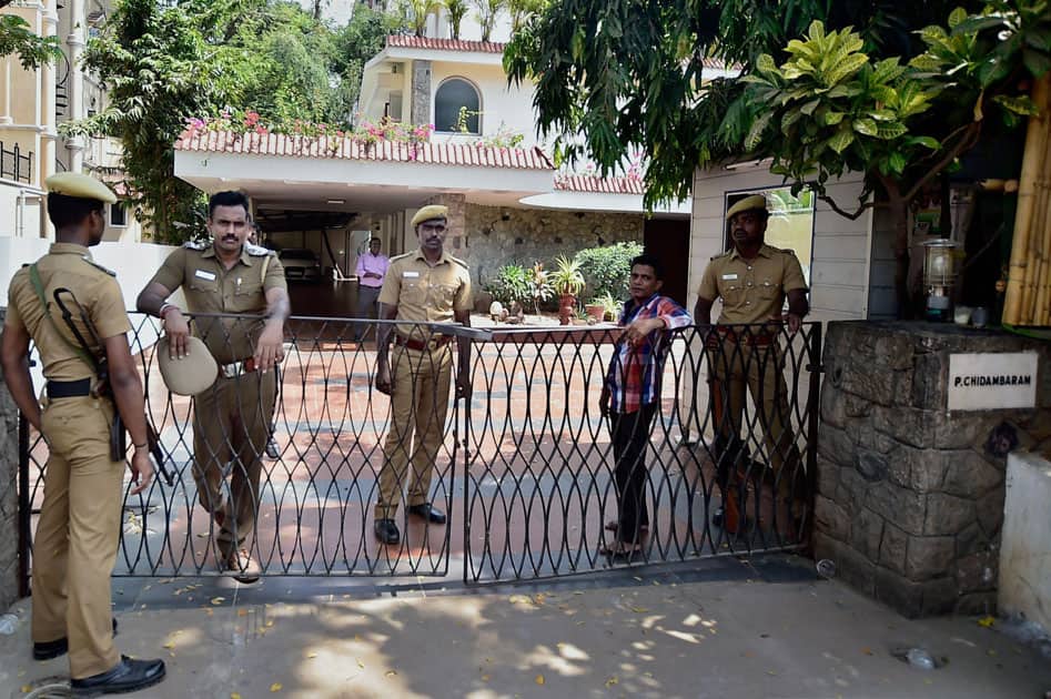 CBI raid at P Chidambaram's residence in Chennai CBI raid at P Chidambaram's residence in Chennai