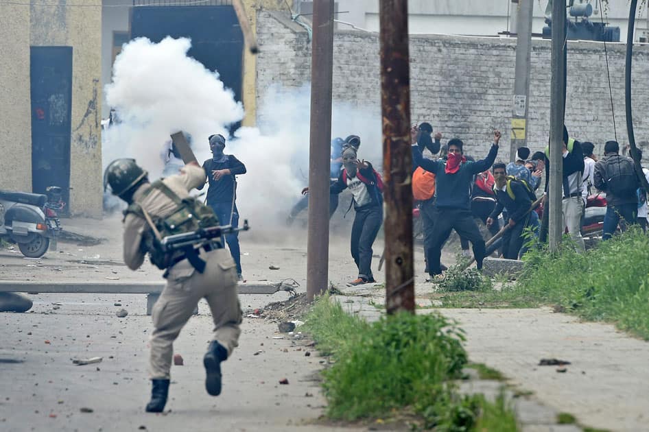 Clashes in Srinagar Clashes in Srinagar