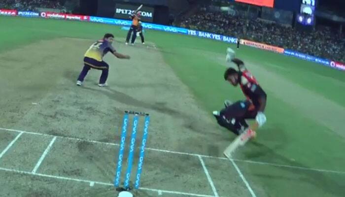 WATCH: Frightening! Helmetless Vijay Shankar miraculously evades brutal Yuvraj Singh hit in IPL eliminator