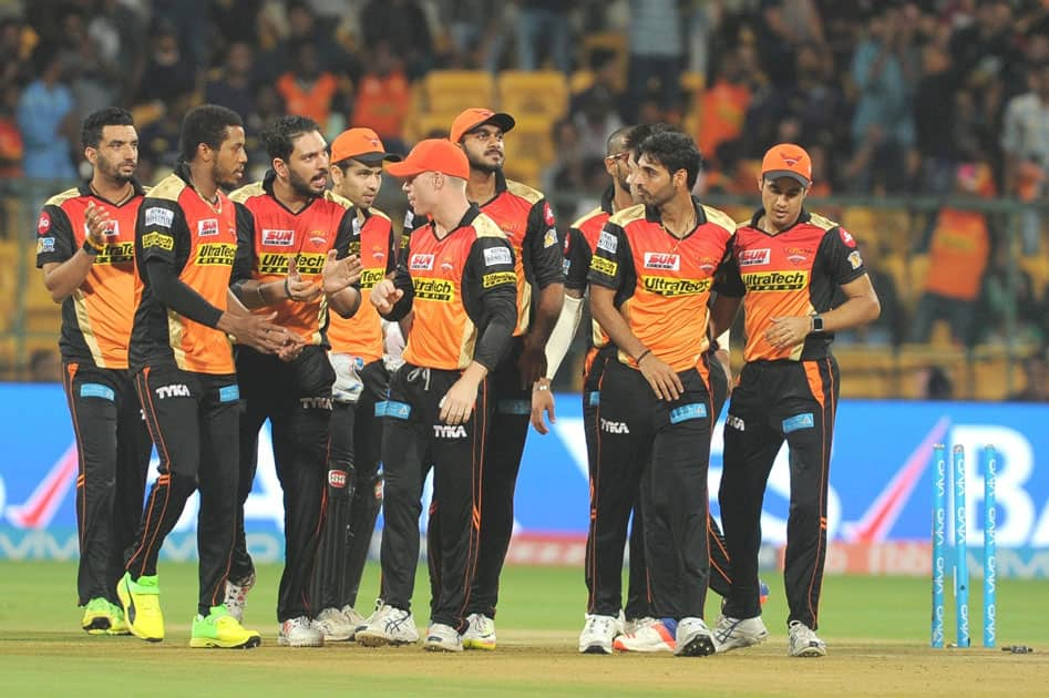 Sunrisers Hyderabad celebrate fall of Yusuf Pathan's wicket