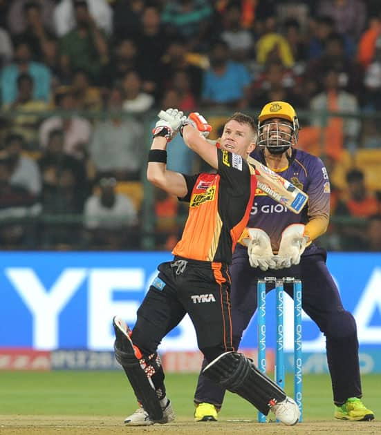 Sunrisers Hyderabad skipper David Warner in action