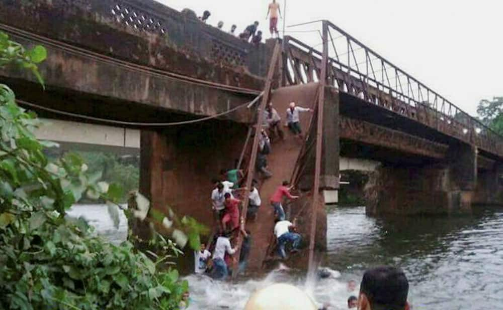 Bridge collapses in Goa