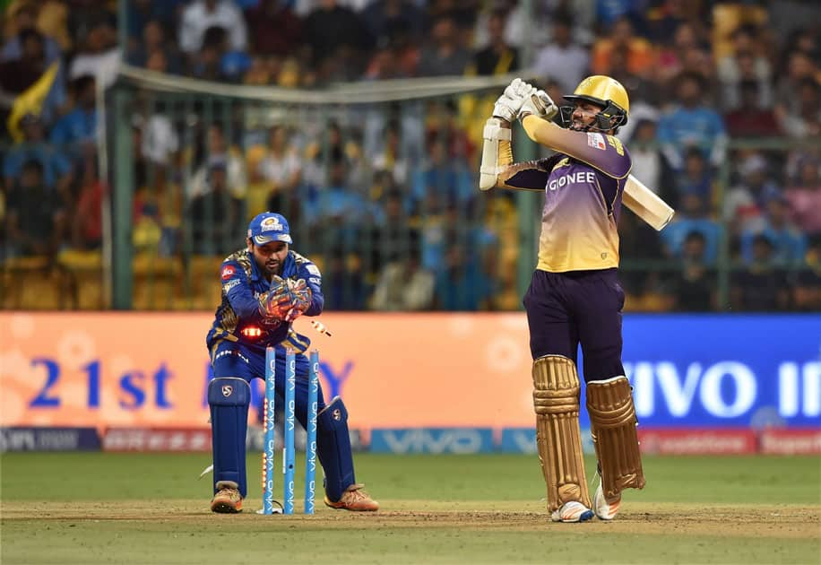 Parthiv Patel stumps out Sunil Narine