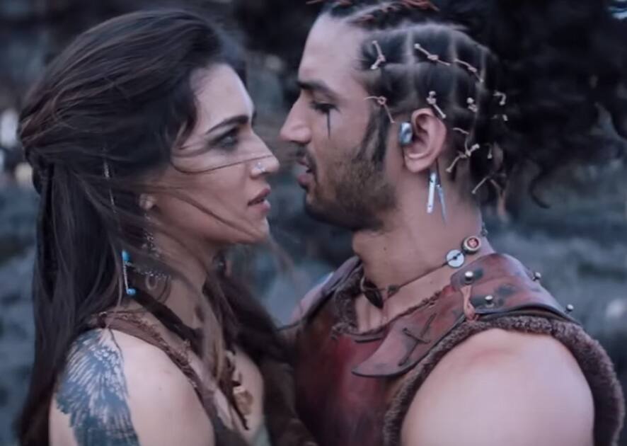 MOVIE STILLS FROM RAABTA