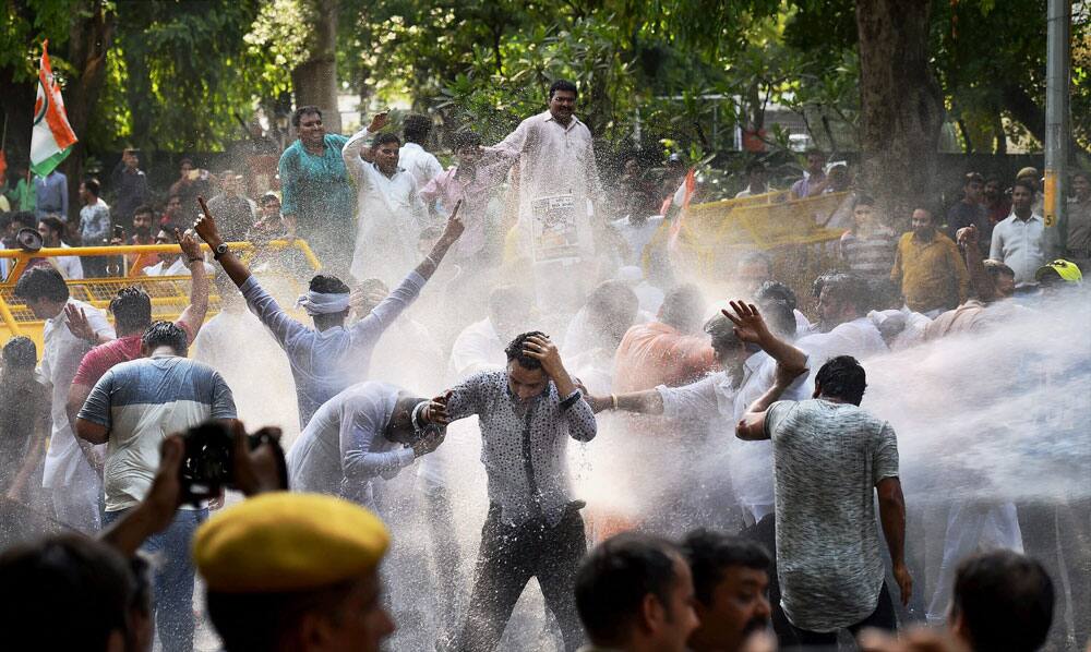 Youth Congress protest against three years of BJP Youth Congress protest against three years of BJP