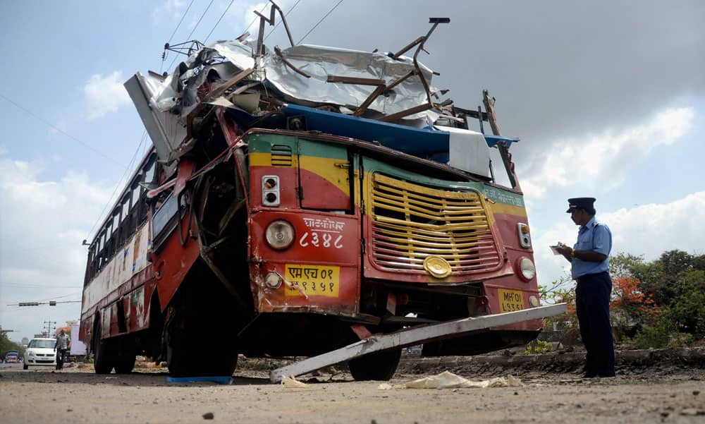 Bus accident in Navi Mumbai