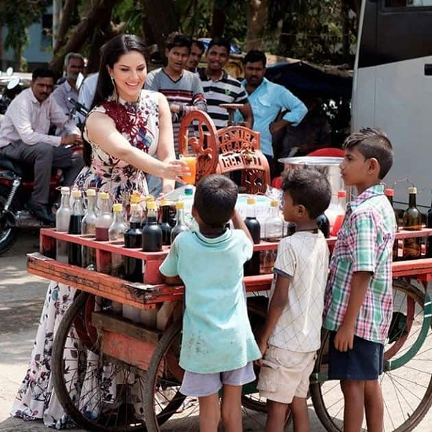 Best way to beat the heat!! #SunnyLeone