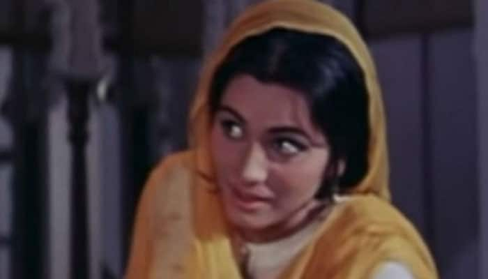 Son abandons &#039;Pakeezah&#039; actress Geeta Kapoor in hospital