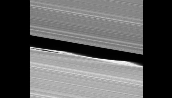 Cassini beams back its pre-grand finale, saying goodbye to Saturn&#039;s main ring system! - See pic