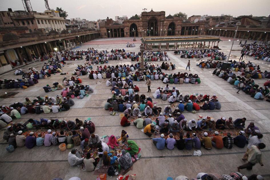 Muslims at Iftaar