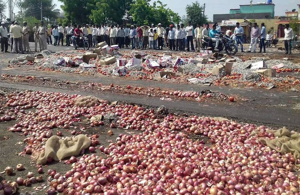 Farmers protest in Nashik