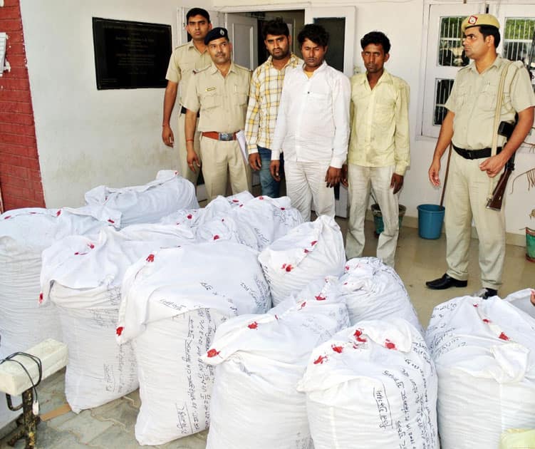 Three persons arrested with 402 kg of cannabis valued at Rs 40 lakh