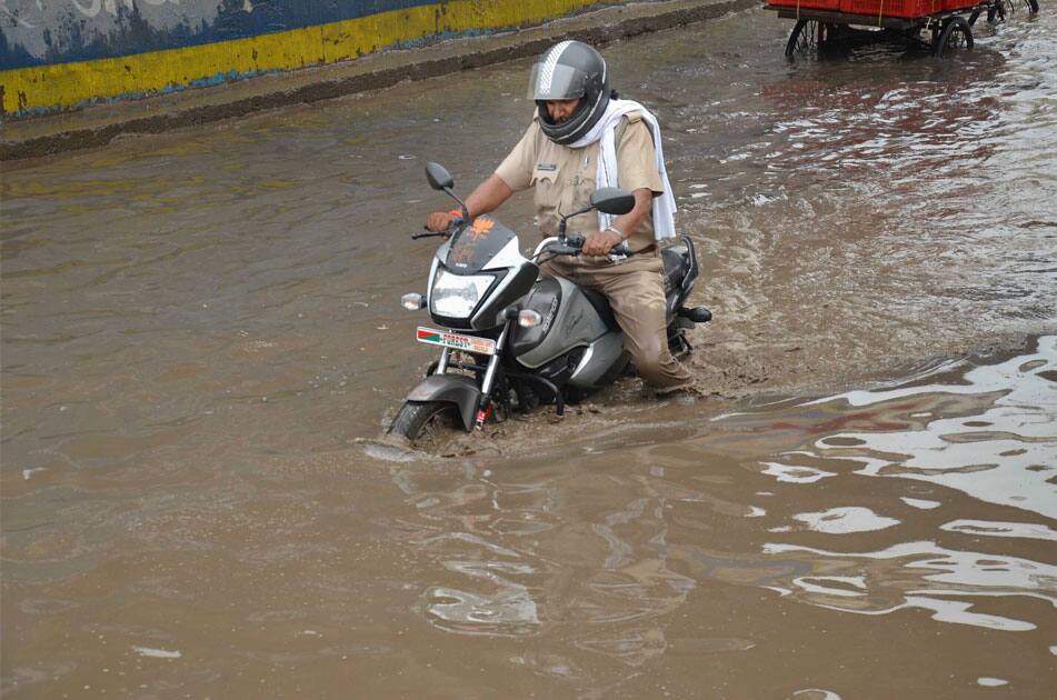 Heavy rains in Mirzapur