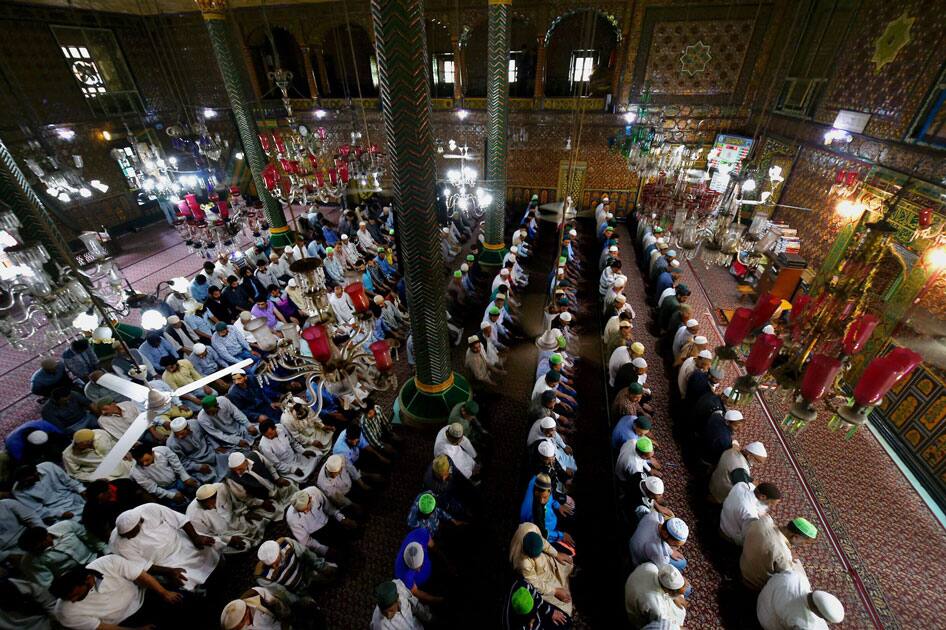 Ramadan prayers in Srinagar