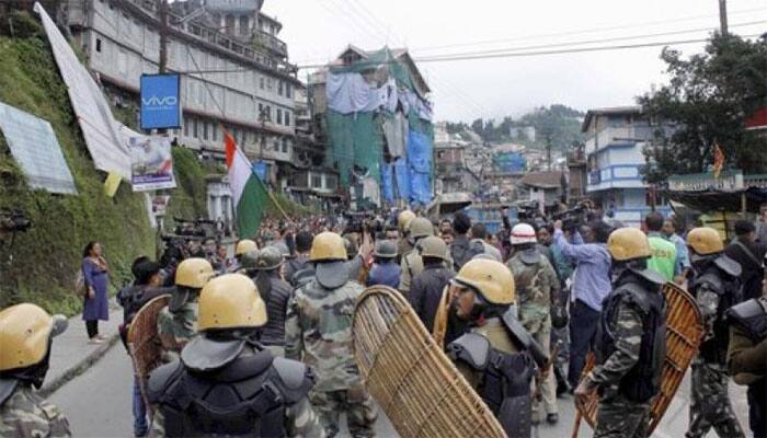 Centre rushes 600 paramilitary personnel to Darjeeling; seeks report from West Bengal govt