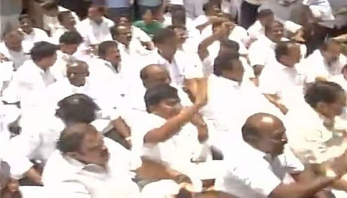Amidst DMK ruckus over MLAs sting operation, GST bill passed in Tamil Nadu Assembly