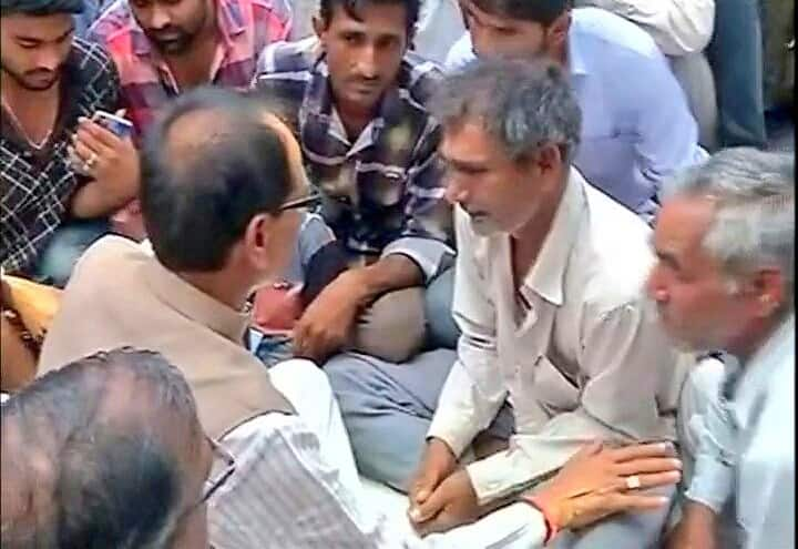 Madhya Pradesh CM Shivraj Singh Chouhan reaches Mandsaur, meets kin of farmers killed in police firing