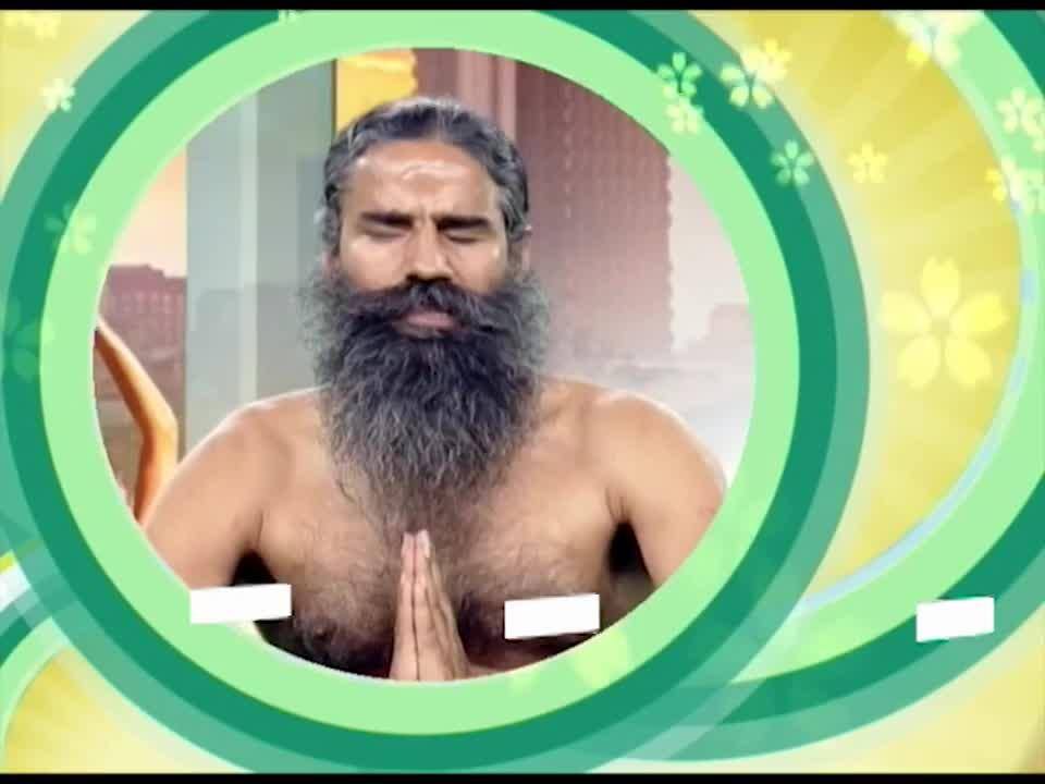 Watch Video Baba Ramdev Gives Yoga Tips For Office Goers Zee