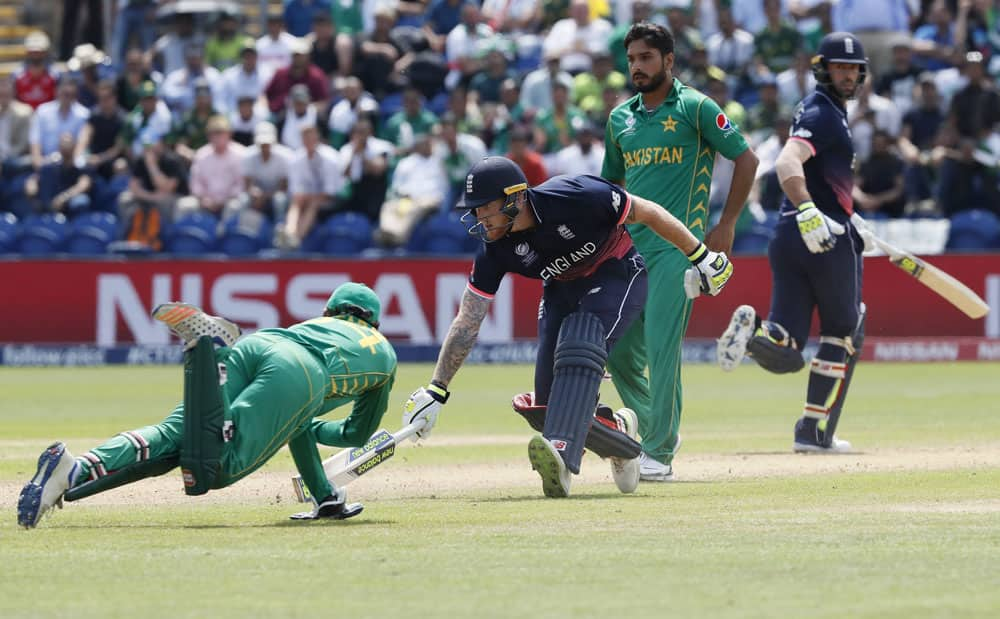 Englands Ben Stokes makes his ground