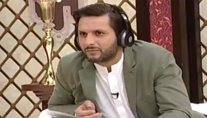 WATCH: Shahid Afridi doesn&#039;t know the meaning of leg before wicket and his fans cannot believe it