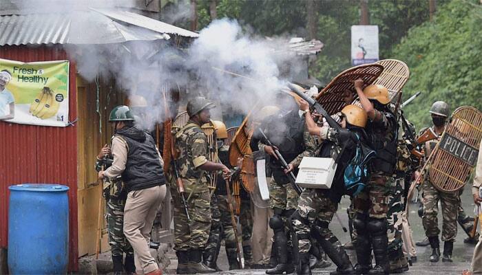 Darjeeling turns battleground: Civilian killed, 35 securitymen injured in clashes over separate Gorkhaland