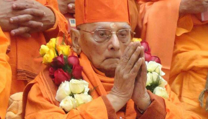Swami Atmasthanandaji cremated with full state honours, thousands attend last rites of departed Ramakrishna Mission head