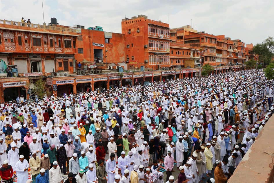 Muslims offer Namaz in Jaipur