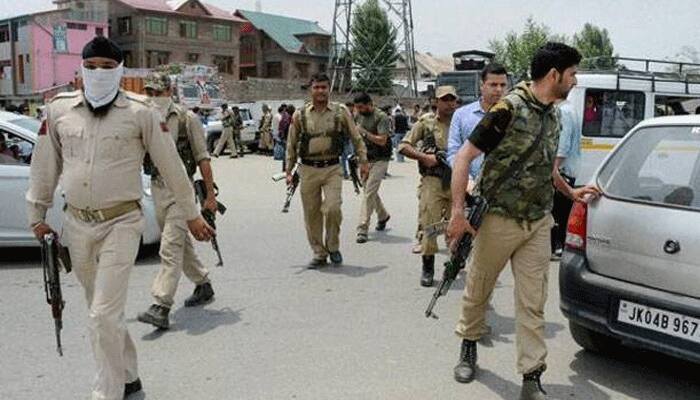 J&amp;K cop lynching: Five of 12 identified held, SP transferred