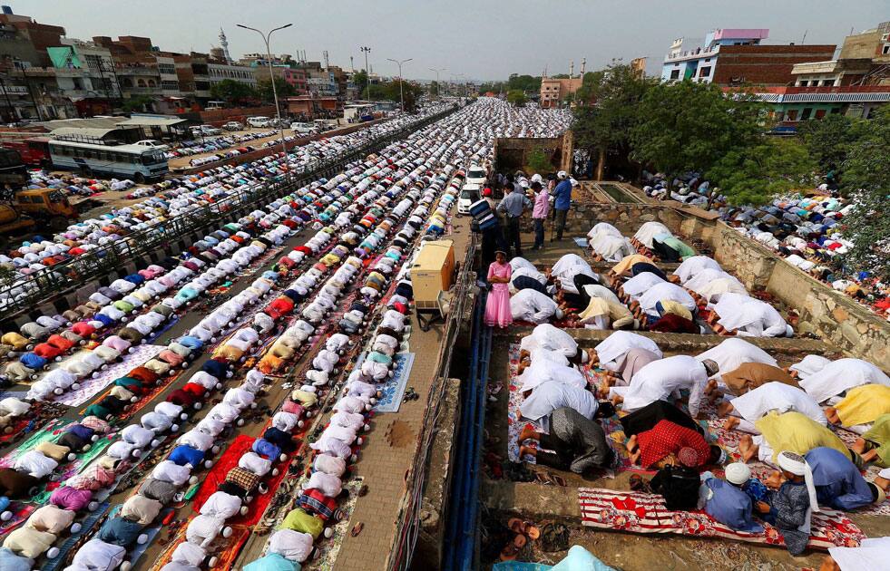 Eid-ul-Fitr in Delhi-Jaipur Highway