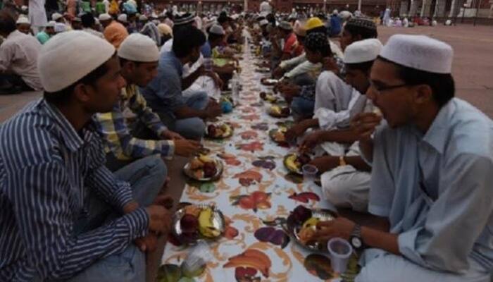 In a first, Muslims break Ramzan fast in Karnataka&#039;s Udupi Sri Krishna temple 