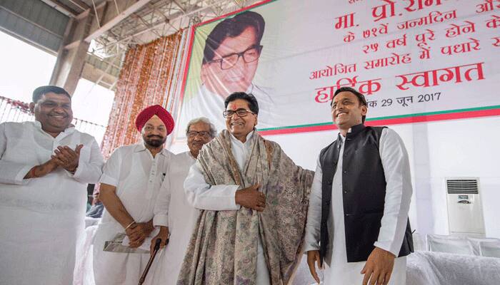 Netaji is &#039;angry&#039; with me, admits Akhilesh Yadav at Ramgopal&#039;s birthday bash