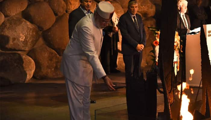 PM Modi visits Israel&#039;s Yad Vashem Holocaust memorial