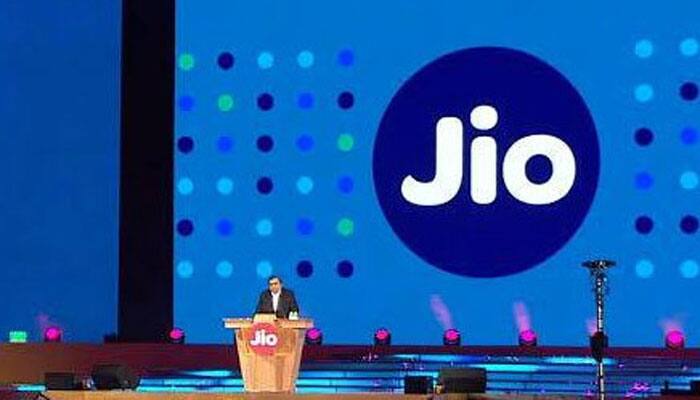 Unbelievable! Reliance Jio launching 4G VoLTE phone at Rs 500 this month?