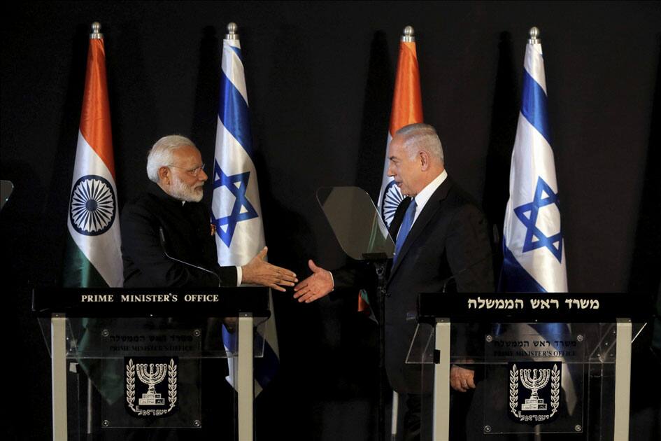 Indian Prime Minister Narendra Modi shakes hands with Israeli Prime Minister Benjamin Netanyahu