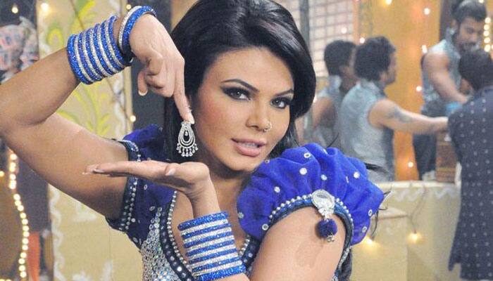 Rakhi Sawant makes 'burqa' appearance in Ludhiana court, gets bail Rakhi Sawant makes 'burqa' appearance in Ludhiana court, gets bail
