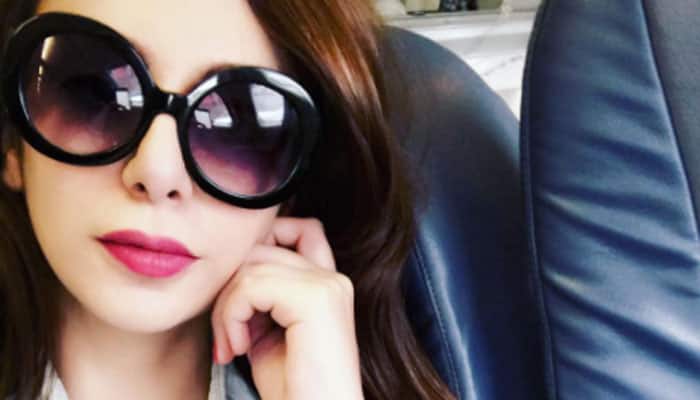 Bigg Boss 10 contestant Nitibha Kaul parties with THIS superstar’s daughter – See PIC Bigg Boss 10 contestant Nitibha Kaul parties with THIS superstar’s daughter – See PIC