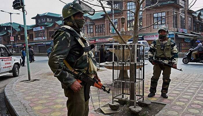 Normal life back in Kashmir, internet restored after two days