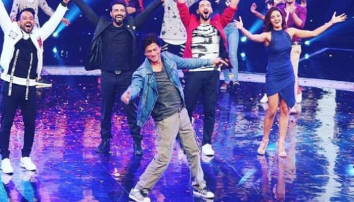 Shah Rukh Khan kickstarts &#039;Jab Harry Met Sejal&#039; promotions on Dance Plus 3 with his signature pose! 