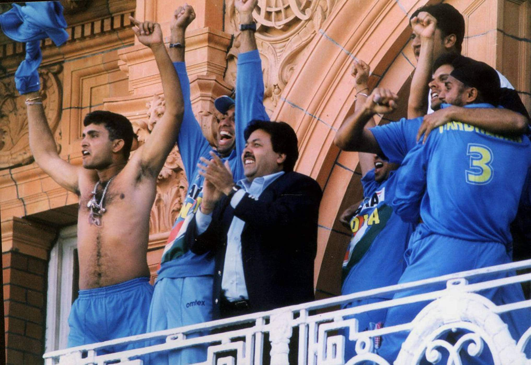 WATCH: On this day in 2002, India won NatWest series in a nail-biting final as Sourav Ganguly waived shirt in Lord&#039;s balcony