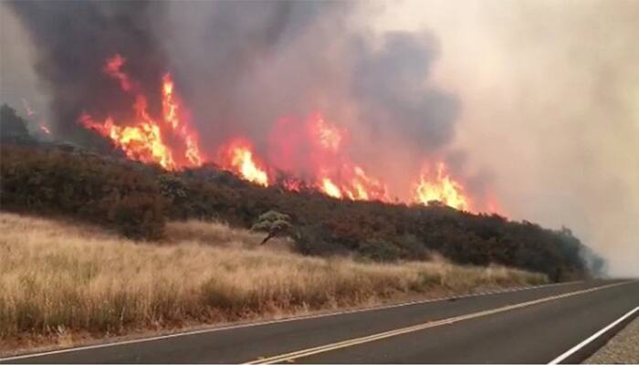 Wildfire forces evacuation of California town near Yosemite