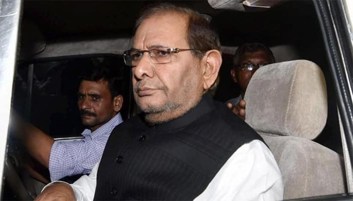All is not well within JD(U)? Sharad Yadav skips Nitish&#039;s swearing-in, meets Rahul Gandhi in Delhi