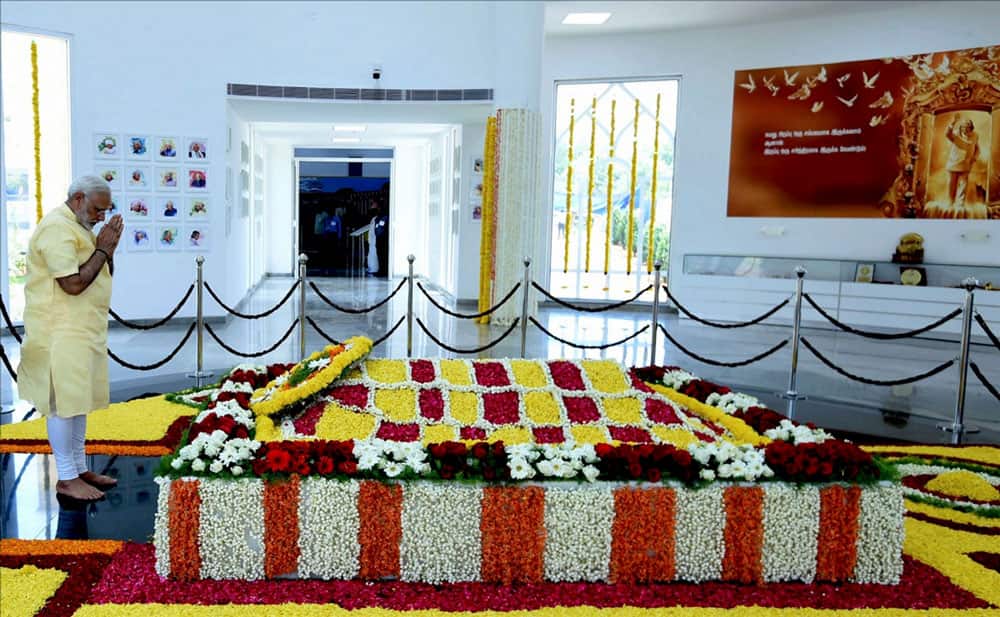 Narendra Modi pays homage to Dr. A.P.J. Abdul Kalam Narendra Modi pays homage to Dr. A.P.J. Abdul Kalam